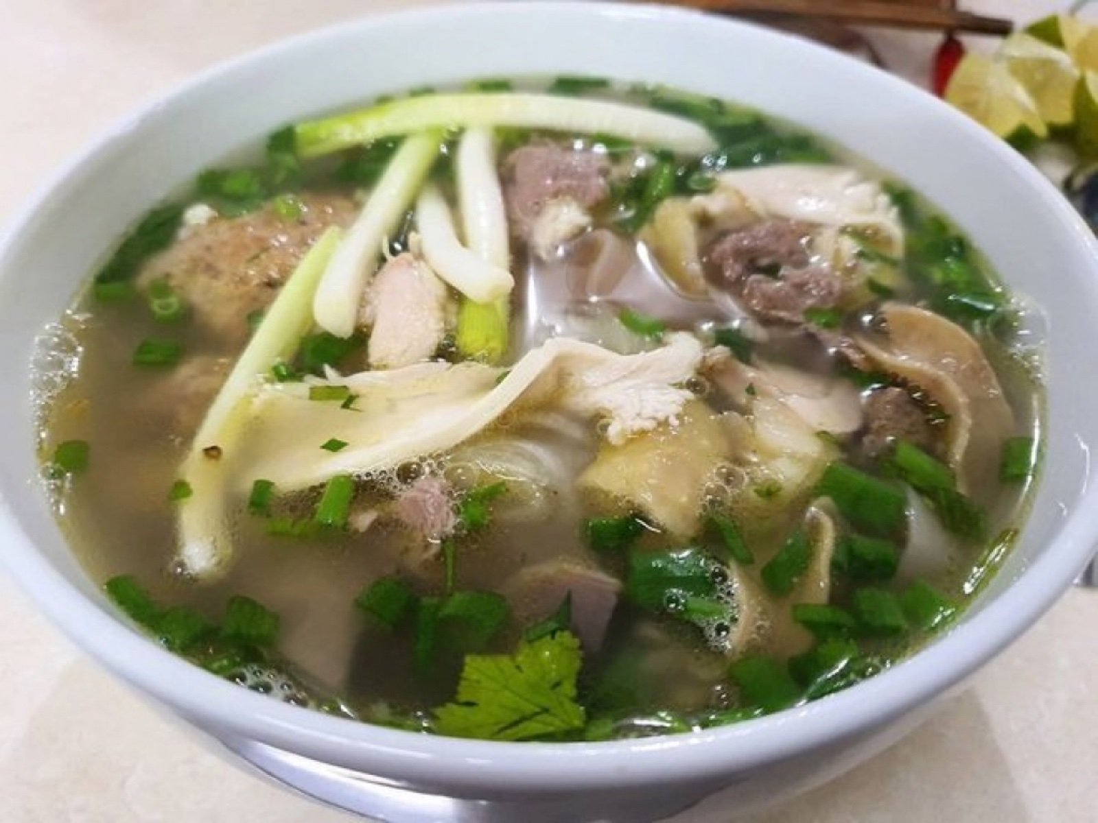 Bát phở gà Tráng Kìm