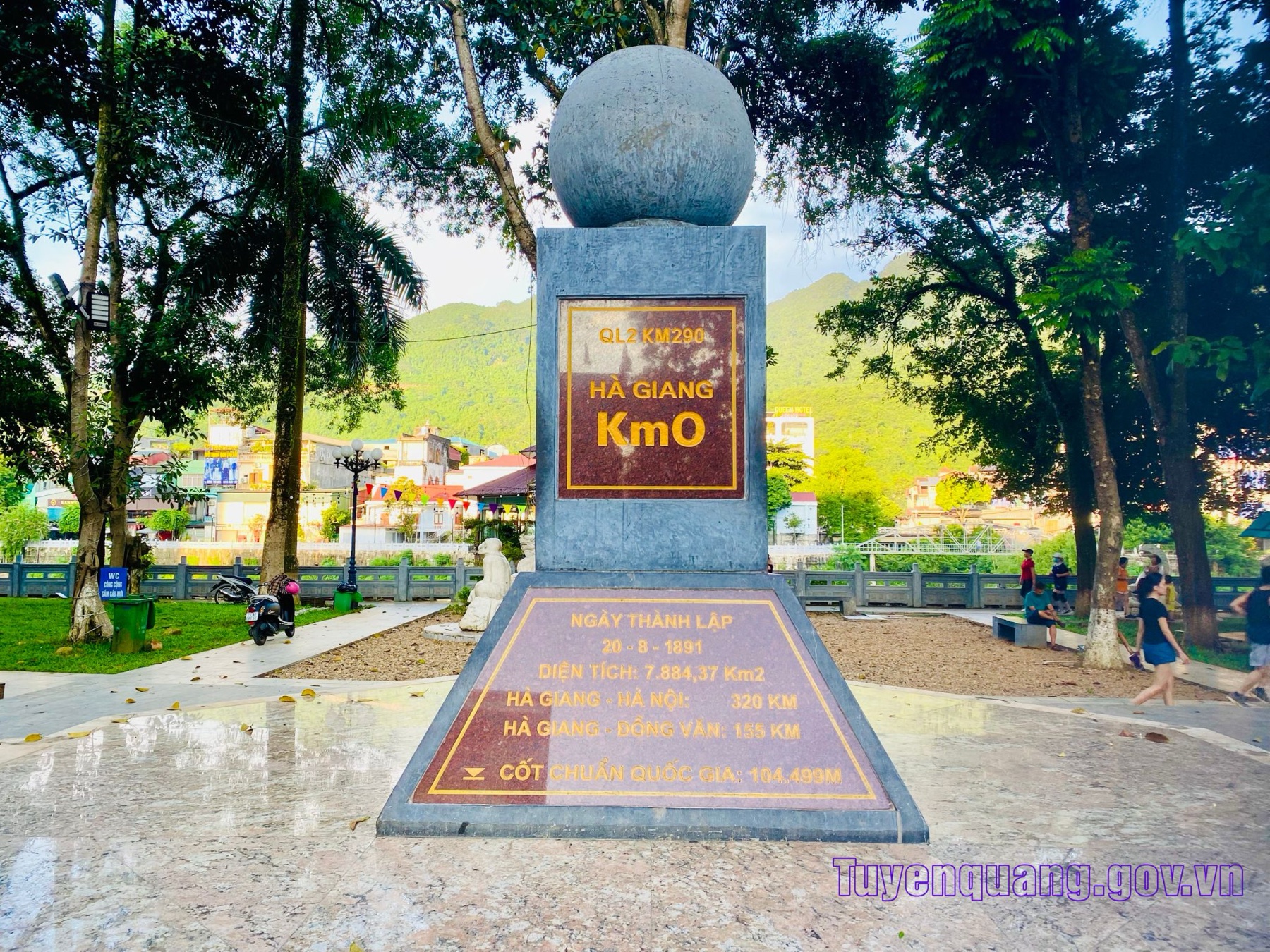 Cột mốc Km0 Hà Giang