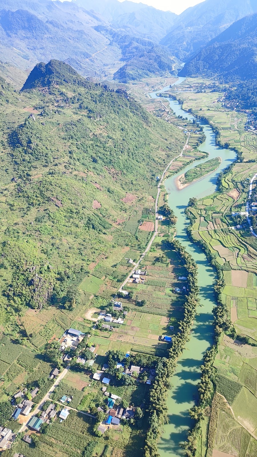 Khoảnh khắc bay trên cao nguyên đá
