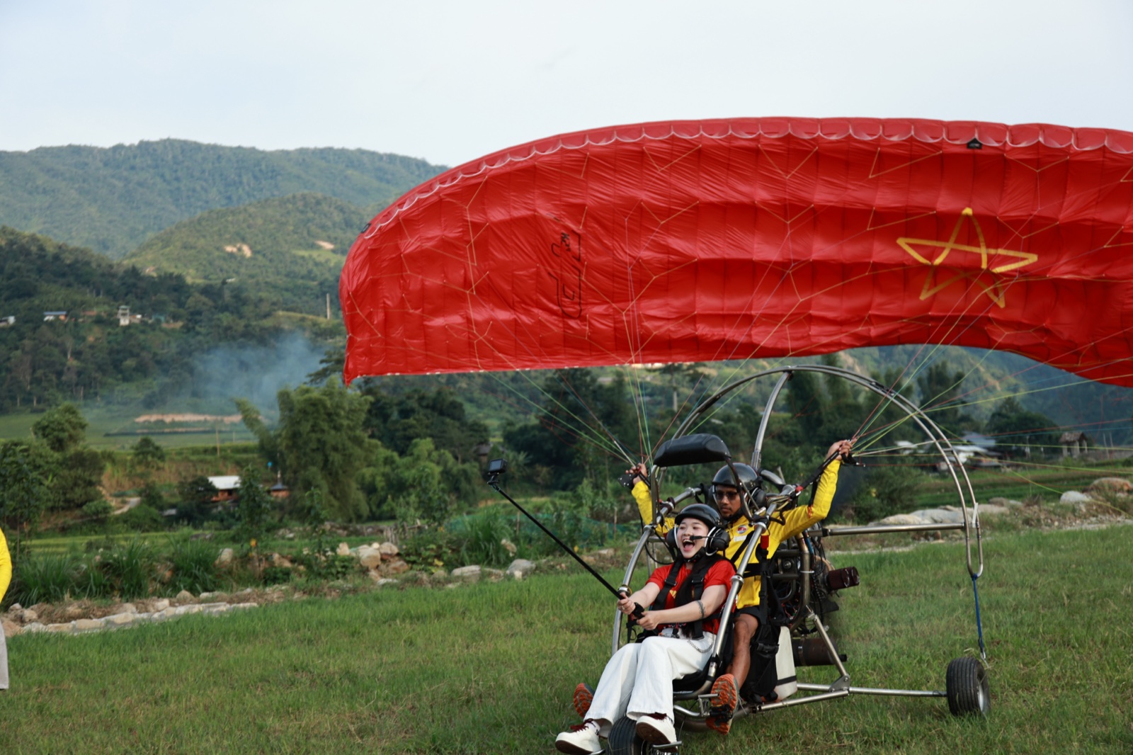 Chạy đà cất cánh cùng phi công
